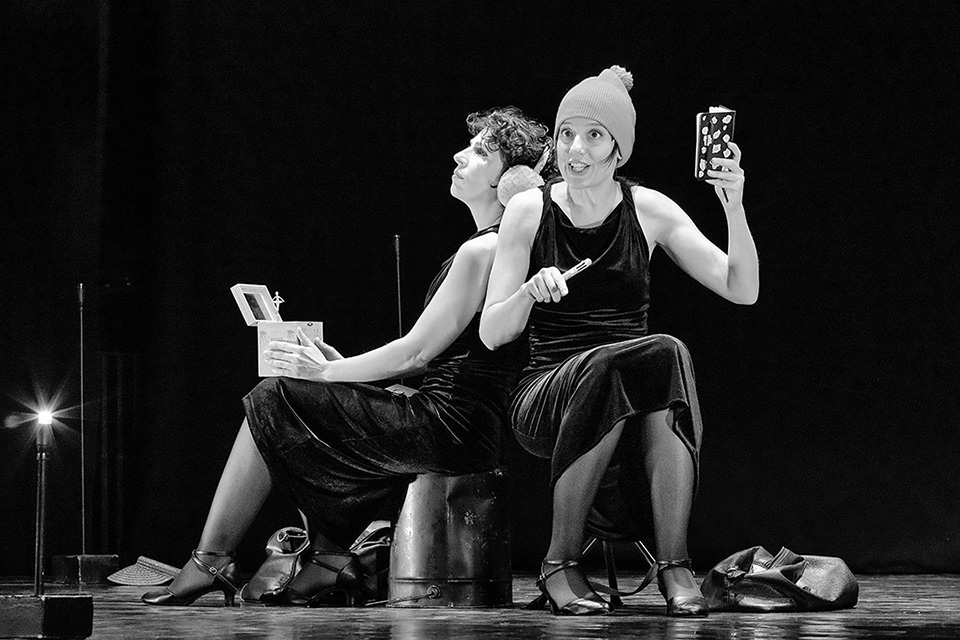 PICCOLE DONNE NON DEVONO MORIRE