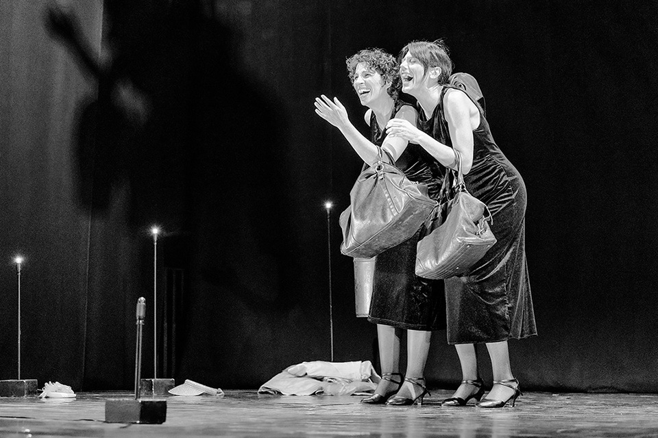 PICCOLE DONNE NON DEVONO MORIRE